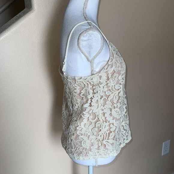 Socialite lace tank top - Picture 2 of 6